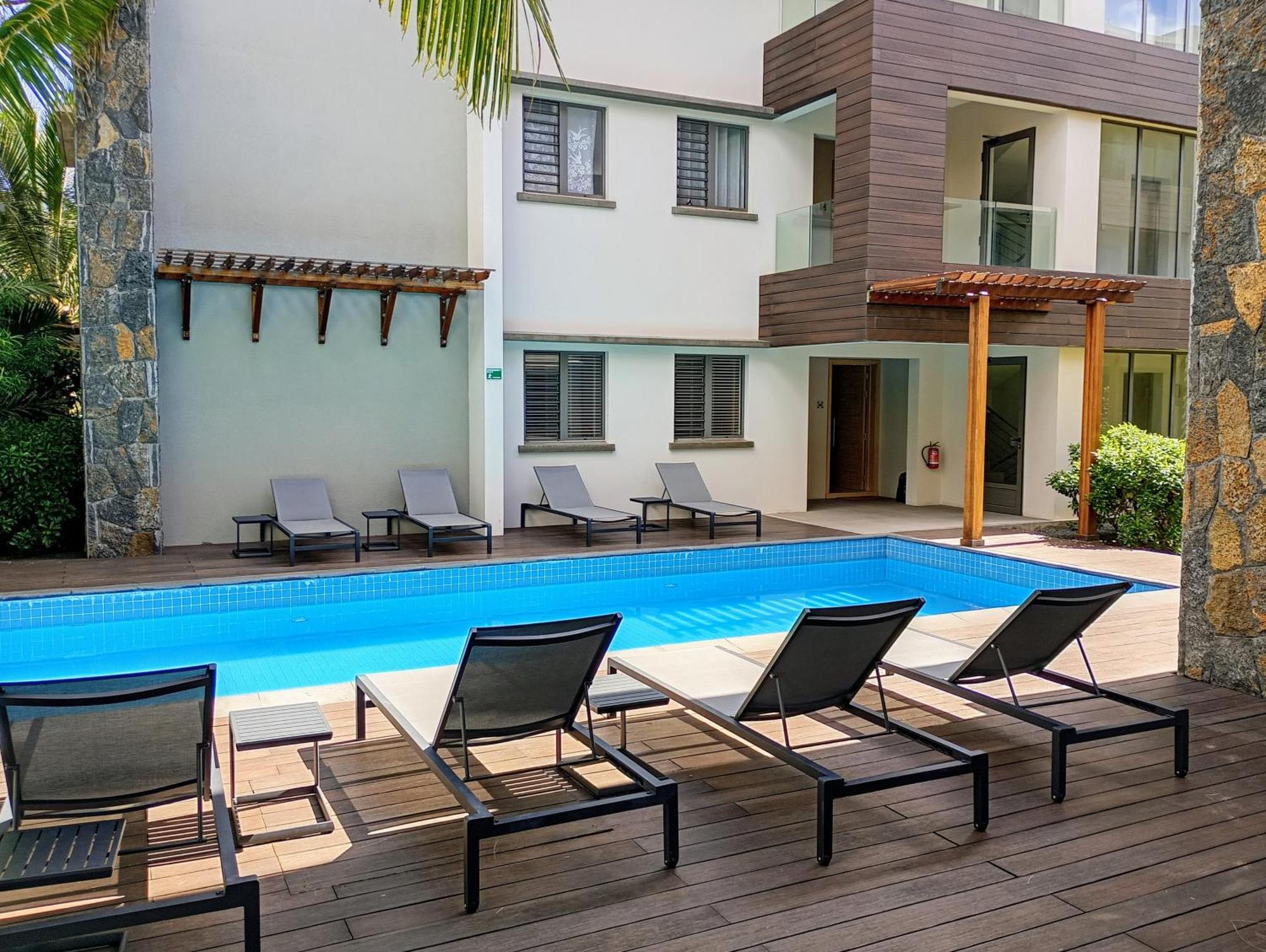 Appt Neuf De 2Ch Ds Residence Avec Piscine, Route Cotiere Grand Baie Exterior photo